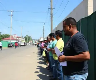 Eleitores formam filas em Fortaleza antes da abertura das urnas filas em Fortaleza