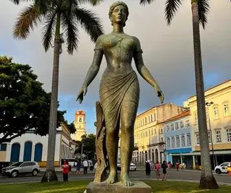 Estátua de Iracema Guardiã: Um Símbolo de Fortaleza