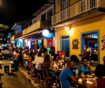 Explorando a Vida Noturna no Varjota: O Melhor de Fortaleza à Noite